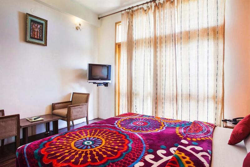 Oyo 28425 Dal Lake Resort Dharamshala Luaran gambar