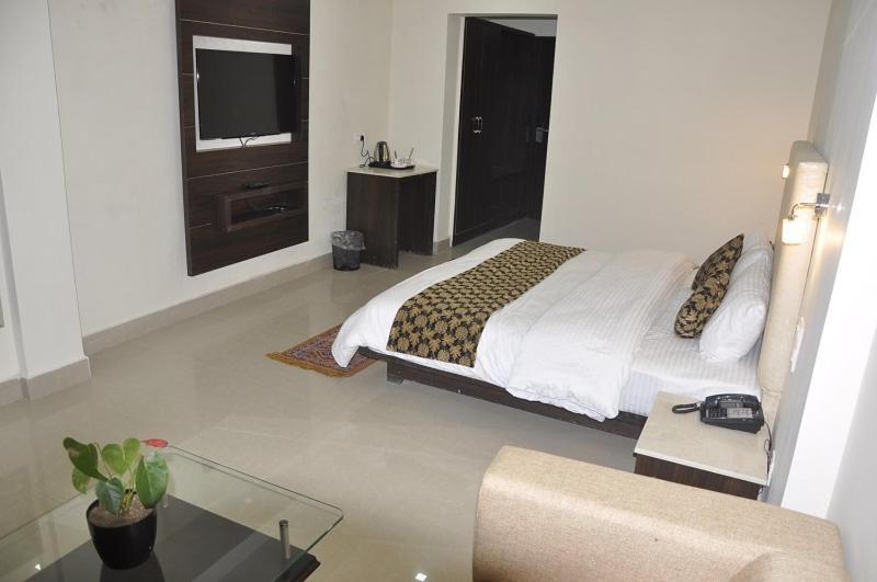 Oyo 28425 Dal Lake Resort Dharamshala Luaran gambar